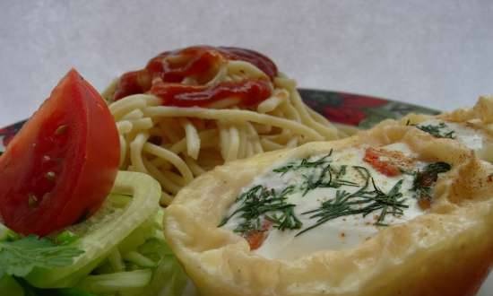 Breakfast in 5 minutes. Spaghetti . Boiled eggs with vegetables, herbs and cheese in puri (Brand 6060 smokehouse)