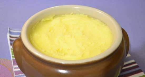 Refined butter in a milk cooker (in a water bath)