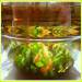 Ensalada de espárragos de soja con hojuelas y hierbas