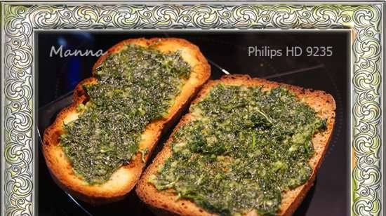 Toast with garlic paste in the Philips HD9235 Airfryer