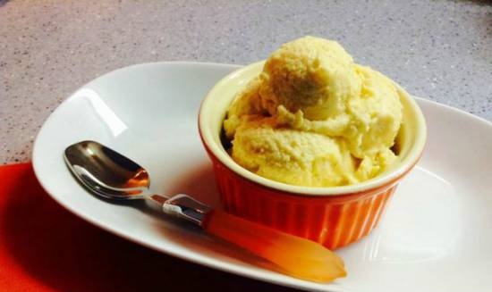 Olive ice cream with sage, orange and apricot marmalade. Sugar and Animal Fat Free