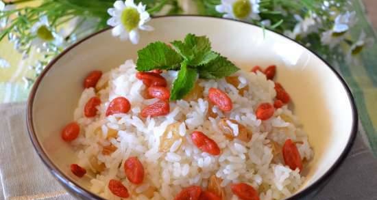 Boiled rice with goji berries and raisins
