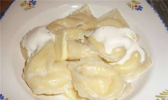 Dumplings with cottage cheese, boiled in milk