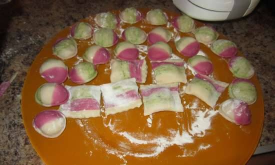 Dumplings (dumplings, ravioli, noodles) from colored dough (master class)