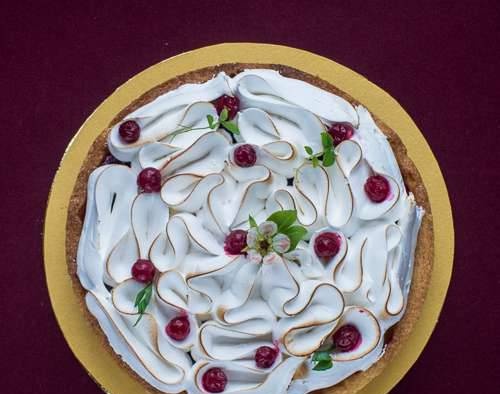 Johannisbeer - Kaesekuchen mit Merengue (Cheesecake met rode bes en meringue)