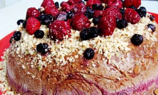 Raw cake on buckwheat with berries