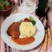 لحم بقري مشوي مع البطاطس والجزر الأبيض مقبلات (Rinderschmorbraten mit Kartoffel-Pastinaken Stampf)