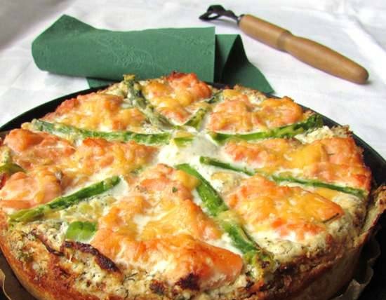 Green asparagus and salmon tart (Flammkuchen mit gruenem Spargel und Lachs)