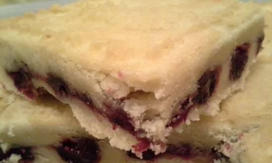 Melting moments cookies-cake with black currant