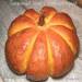 Pumpkin-shaped pumpkin bread with spelled flour, pumpkin seeds, pumpkin oil and turmeric