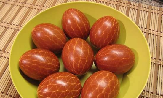 ביצים משובצות, צבעוניות בקליפות בצל (מוקדשות לרופא הראשי של הפורום שומשה)