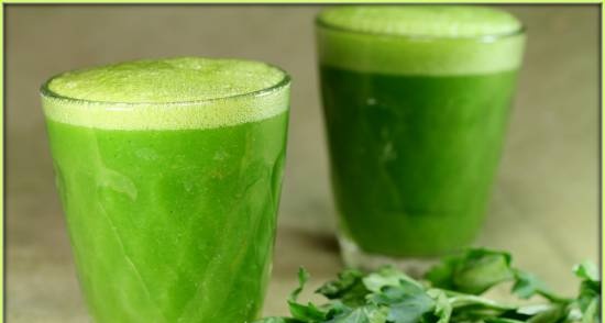Green smoothie breakfast
