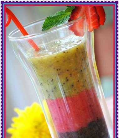 Batido de frutas a rayas