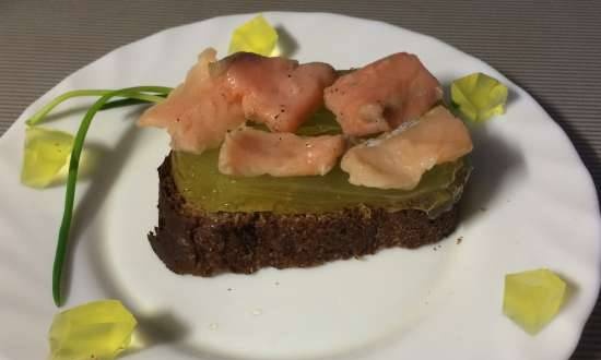 Lightly salted salmon with cucumber jelly