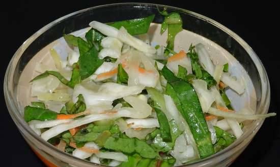 Vegetable salad with dandelion