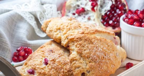 Scones with pomegranate (pizza makers Princess 115000)