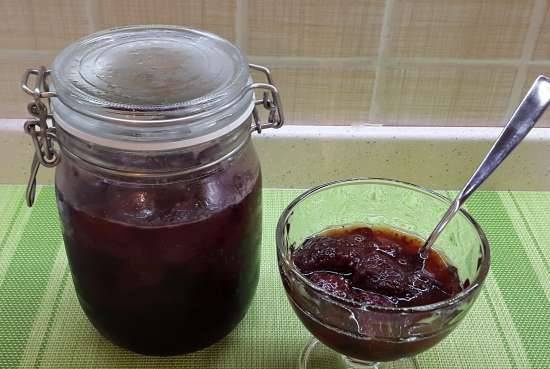 Strawberry jam with lemon and mint