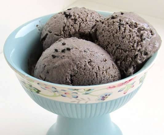 גלידת שומשום שחור