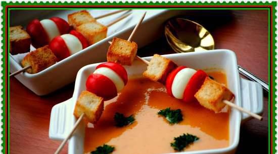 Cold zucchini and tomato puree soup