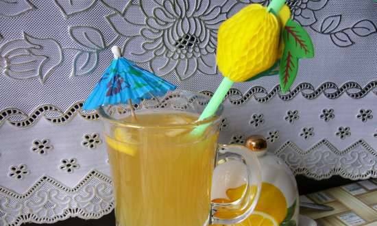 Date drink with lemon and honey