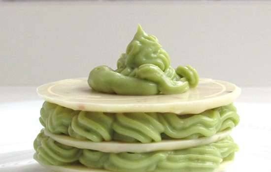 Millefeuil of white chocolate with avocado cream