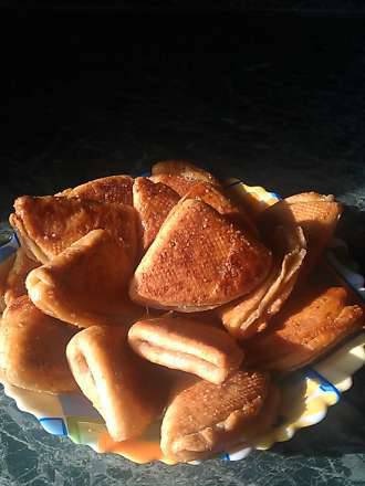 Cottage cheese triangles in brown sugar