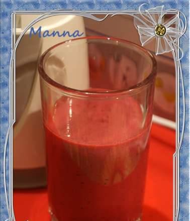 Berry cocktail con latte di noci
