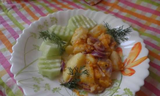 Stewed potatoes with red onion and pumpkin sauce