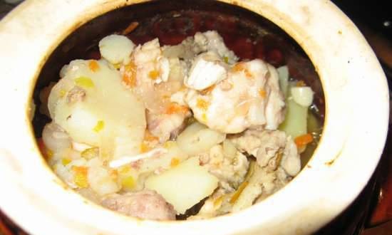 Stew with chicken in a pot dietary