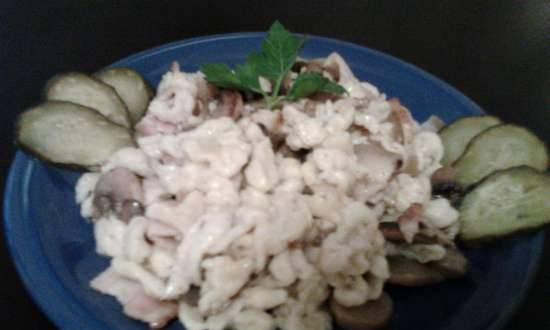 Spetzle with bacon and mushrooms