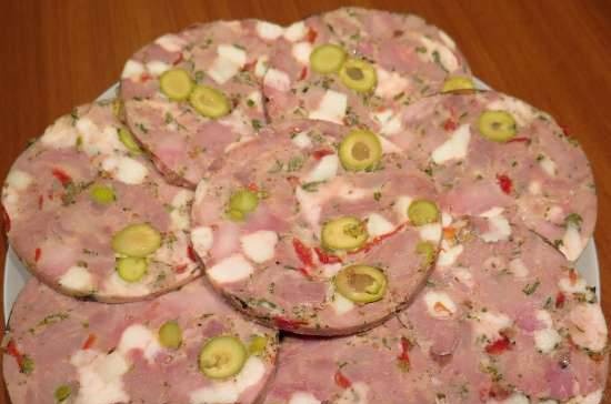 Turkey ham with tomatoes and olives