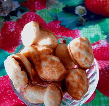 Nuts with coconut flakes and cream cheese (multi-baker Redmond RMB-М612 / 1)