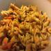 Pasta (espirales) con zanahorias y cebollas fritas para multicocina Cuckoo 1055