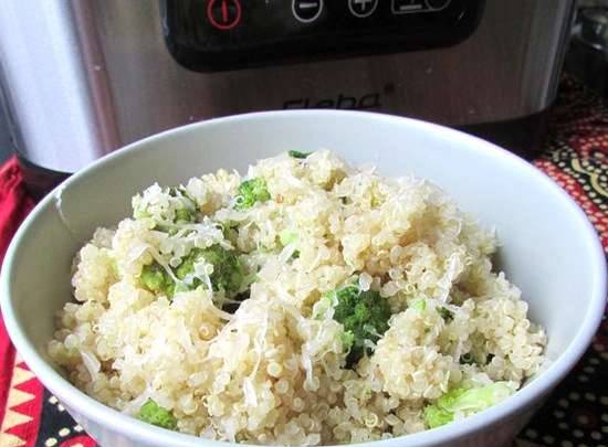 Quinoa brokkolival és sajttal Steba DD2 lassú tűzhelyben