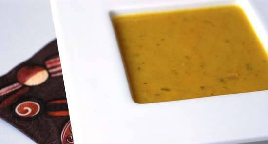 Zuppa di lenticchie rosse con latte di cocco in una Steba DD2 multicooker