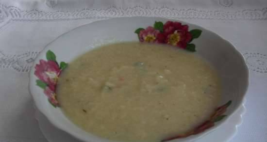 Zuppa di purea di zucchine con salsa di soia