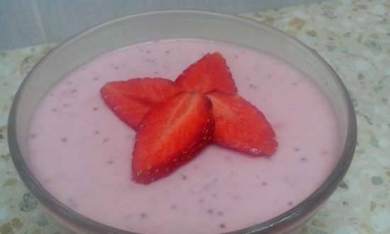 Sour cream jelly with strawberries (my husband's favorite dessert)