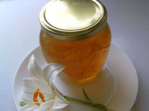 Marmellata di petali di giglio bianco