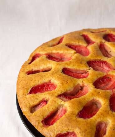 Cornmeal Strawberry Pie
