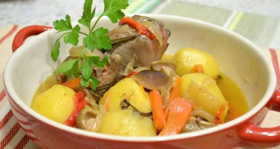 Sunday lunch in a pot (pot): quail stuffed with chicken liver and raisins, stewed in the oven