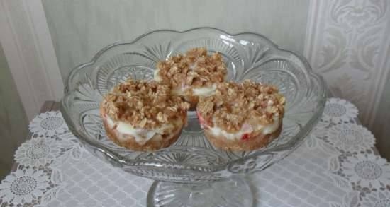 Oat cakes with apple and yoghurt cream