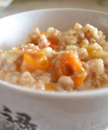 Multi-grain cereal with dried apricots