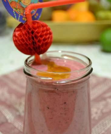 Berry-fermented milk smoothie "Evening" with fiber