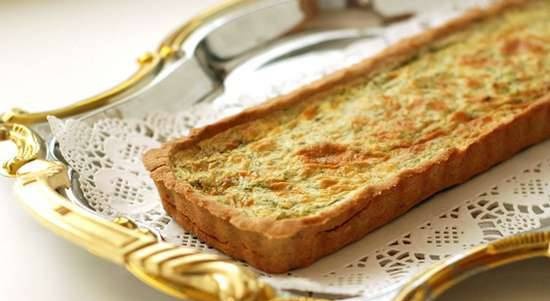 Asparagus and tarragon pie