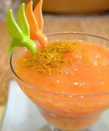 Smoothie with mango and carrot