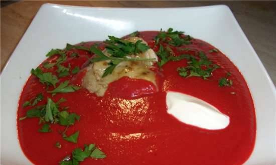Cream borscht with sour cream