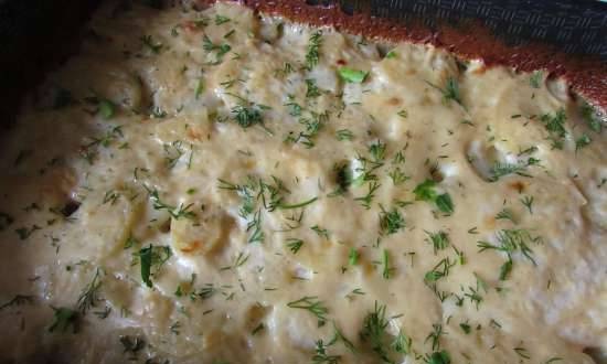 Potatoes baked with milk sauce