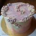 Pistáciovo-malinový dort se svislými vrstvami