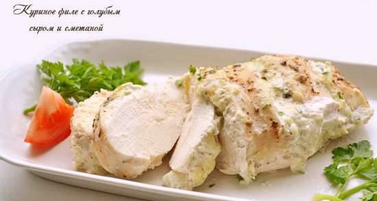 Chicken fillet with blue cheese and sour cream