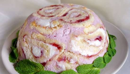 Roll cake with ricotta and strawberries